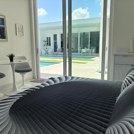 Men Only Clothing Option Guesthouse Near Wilton Manors Форт-Лодердейл Экстерьер фото
