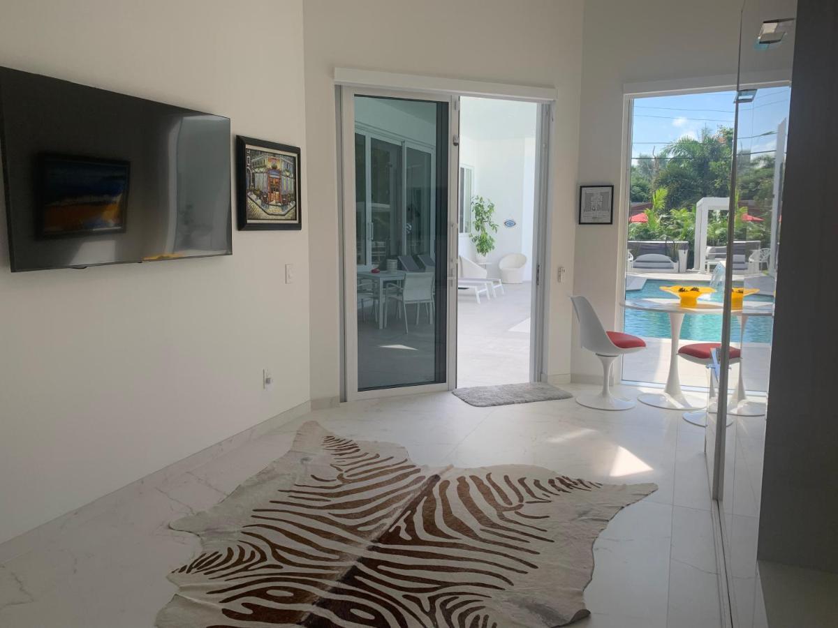 Men Only Clothing Option Guesthouse Near Wilton Manors Форт-Лодердейл Экстерьер фото
