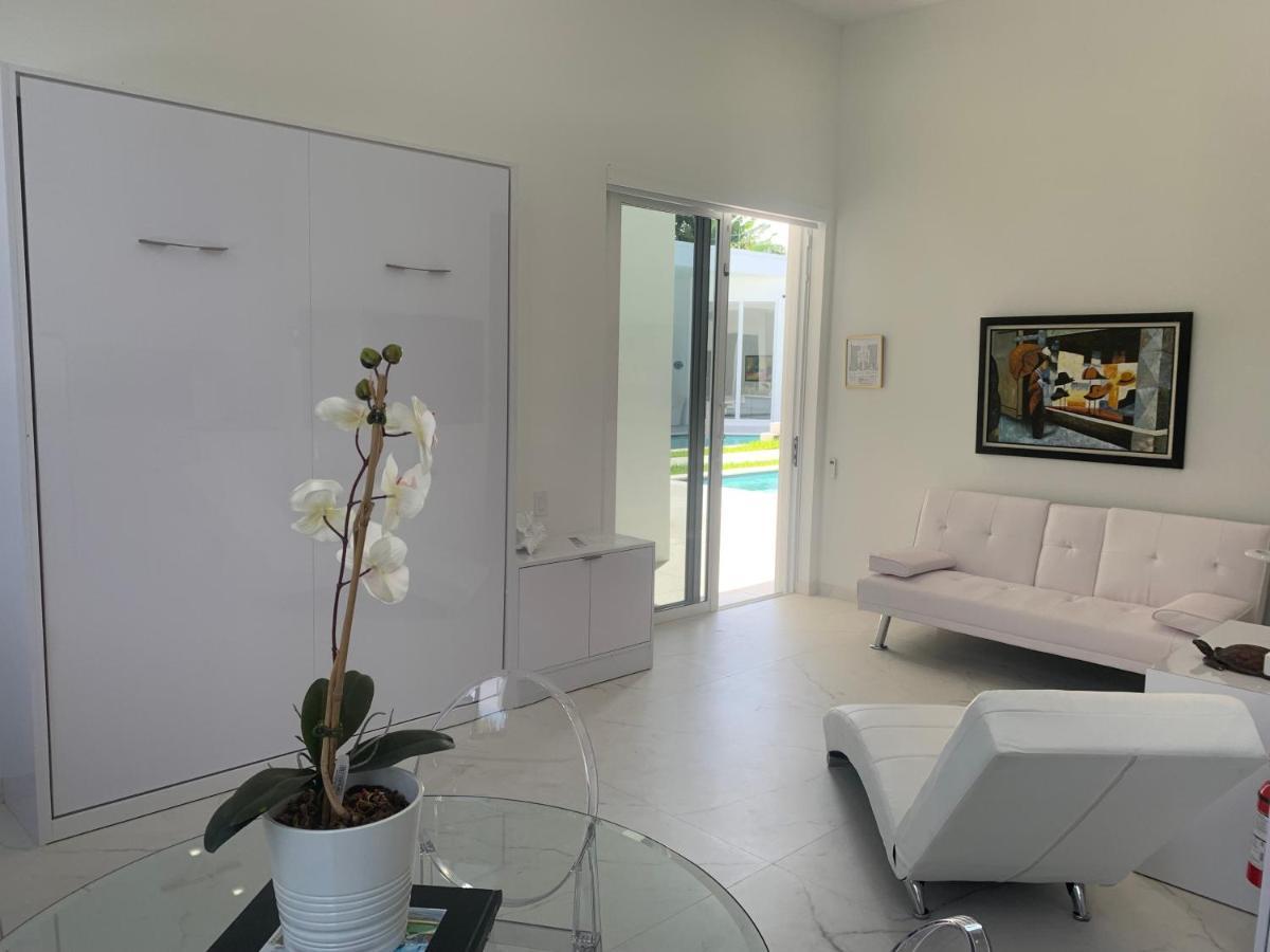 Men Only Clothing Option Guesthouse Near Wilton Manors Форт-Лодердейл Экстерьер фото