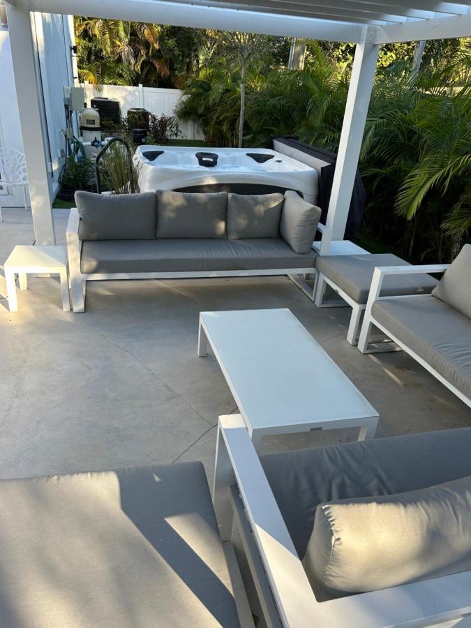 Men Only Clothing Option Guesthouse Near Wilton Manors Форт-Лодердейл Экстерьер фото