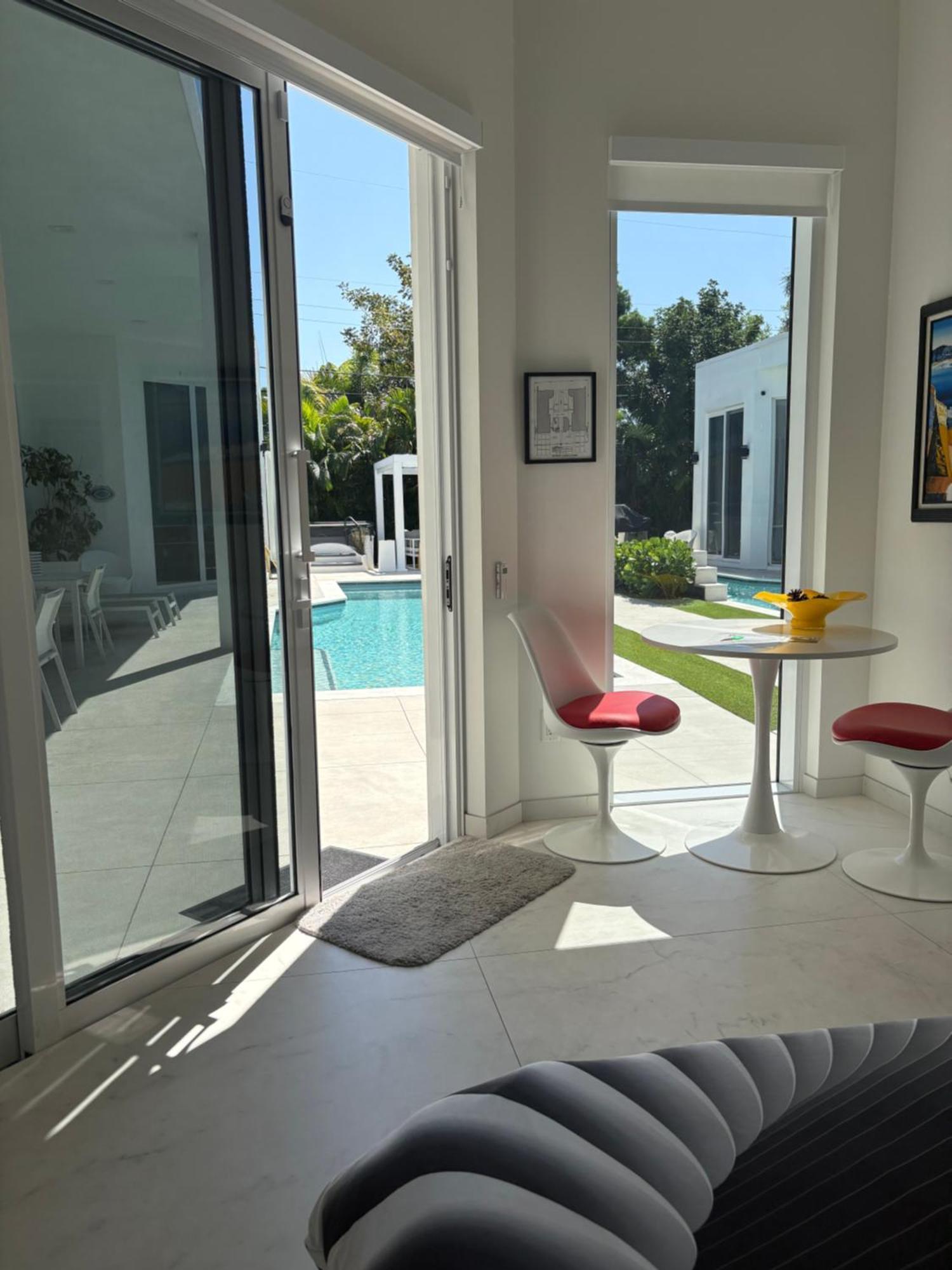 Men Only Clothing Option Guesthouse Near Wilton Manors Форт-Лодердейл Экстерьер фото