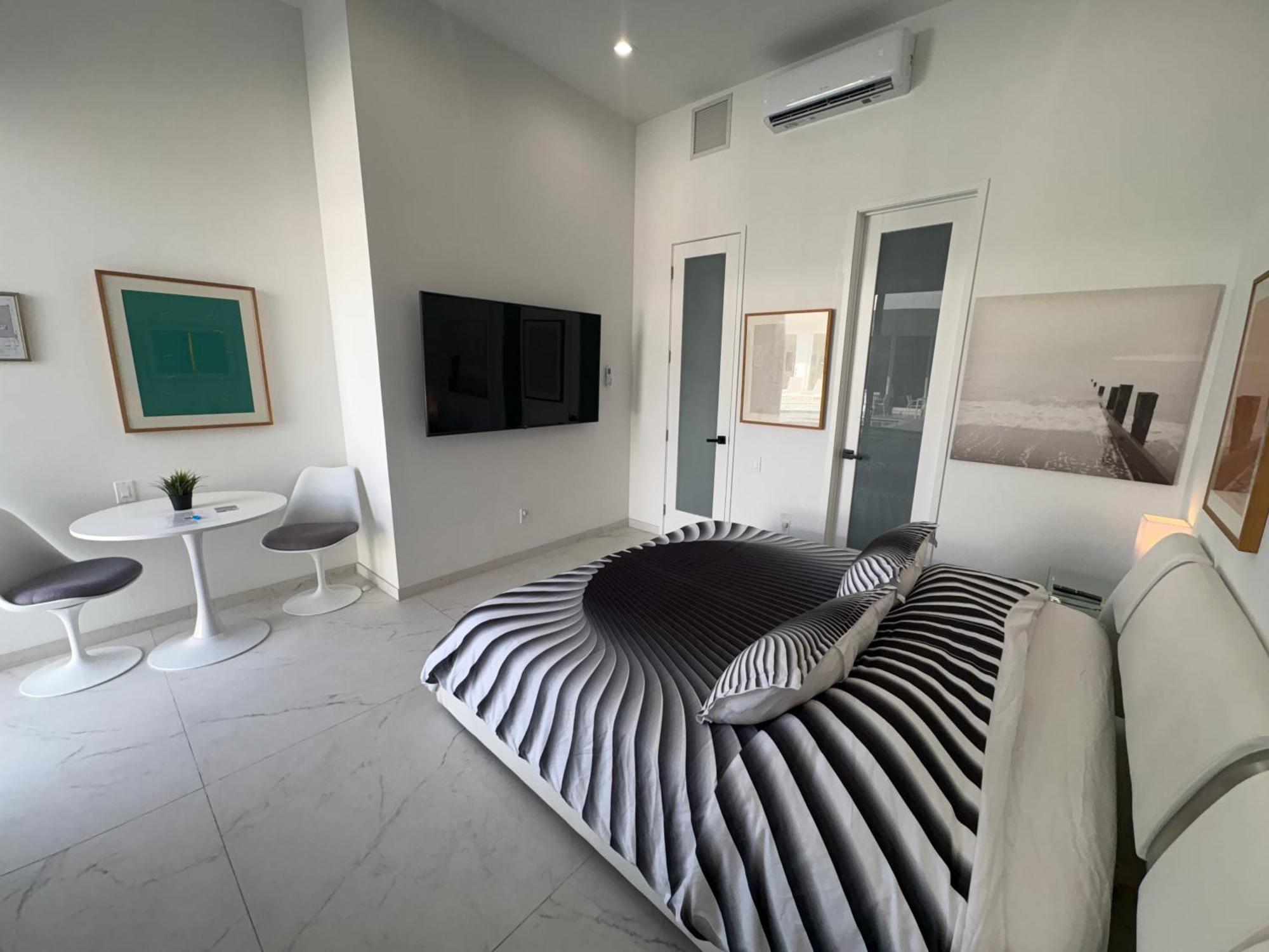 Men Only Clothing Option Guesthouse Near Wilton Manors Форт-Лодердейл Экстерьер фото