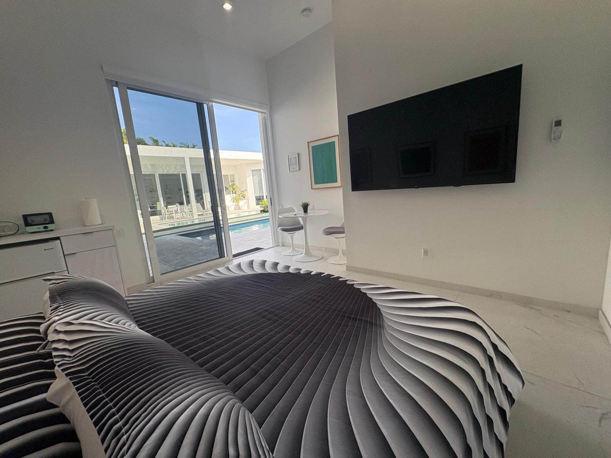Men Only Clothing Option Guesthouse Near Wilton Manors Форт-Лодердейл Экстерьер фото