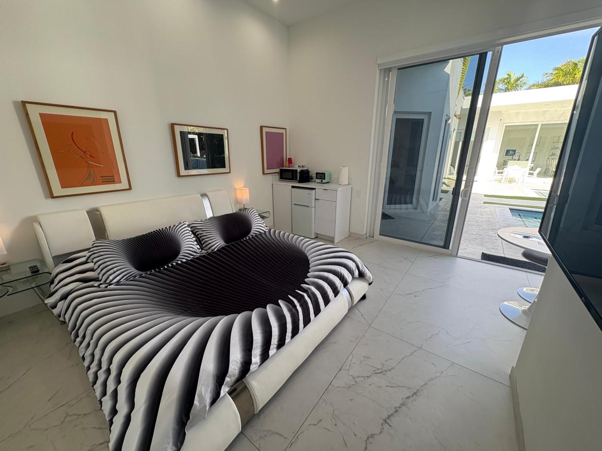 Men Only Clothing Option Guesthouse Near Wilton Manors Форт-Лодердейл Экстерьер фото